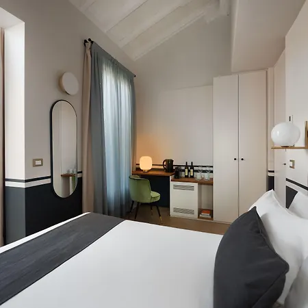 Velvet Grey Boutique Hotel 3*