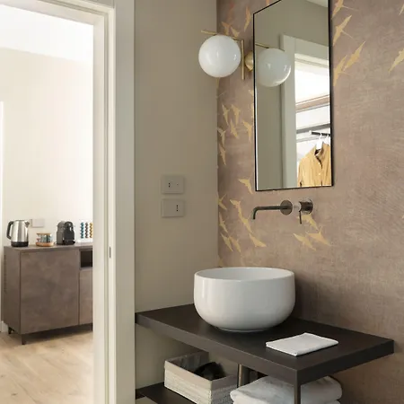 Della Spiga By Brera 4*