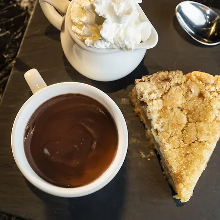 Affittacamere Living 4*