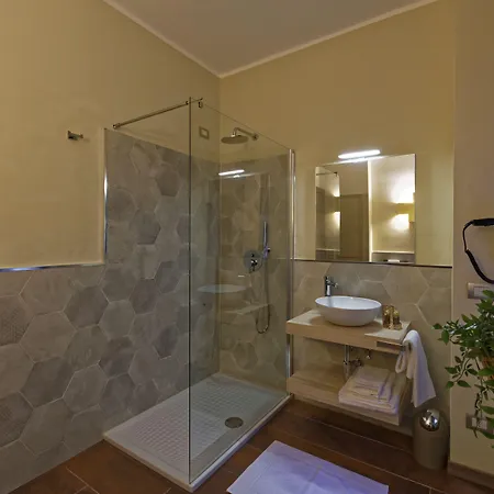 Red Ribbon Guest house 4*