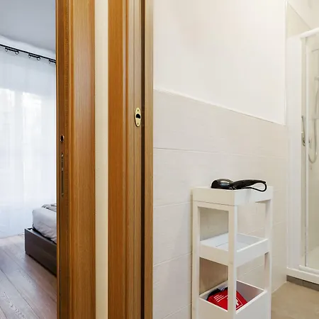 Guesthost - Buenos Aires & Lima Cosy Flat ميلان