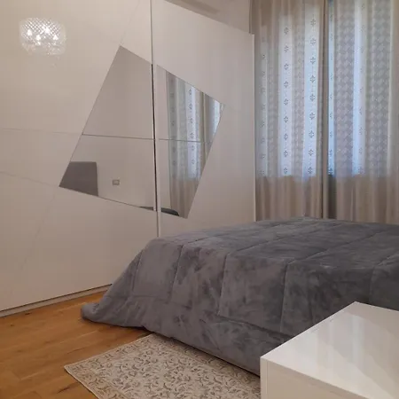 Loft Moderno Zona 8 Milano