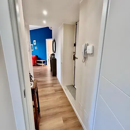 Kademy House-bright Top-floor 2-bedroom Short Walk To Station * ミラノ