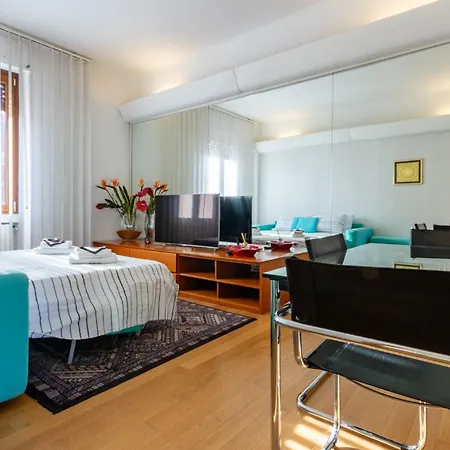 The Metropolitan Cozy Near Duomo + Wifi Apartament