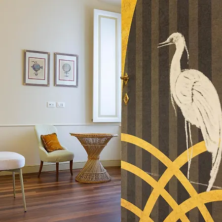 Apartment Elegant Historic On A Tree-lined Avenue Near Cadorna Station Milan