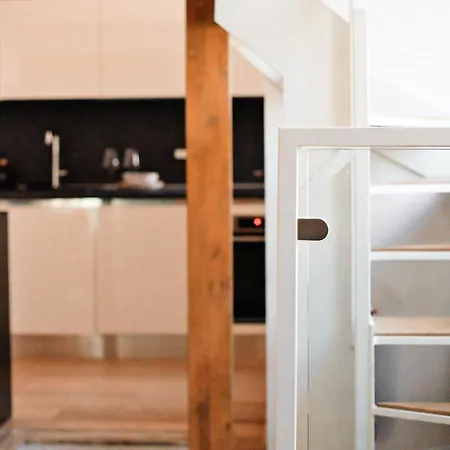 Appartement The Yellow; Luxury Loft In The Center Of Milaan