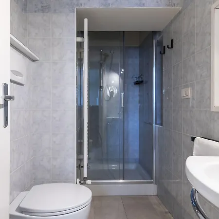 Easyhomes Duomo View Апартаменты Милан