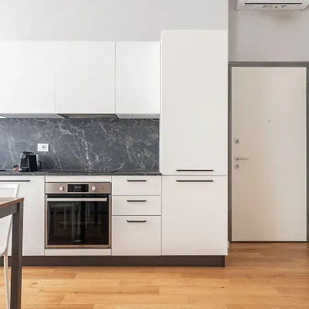 Easyhomes - Botta * Milan