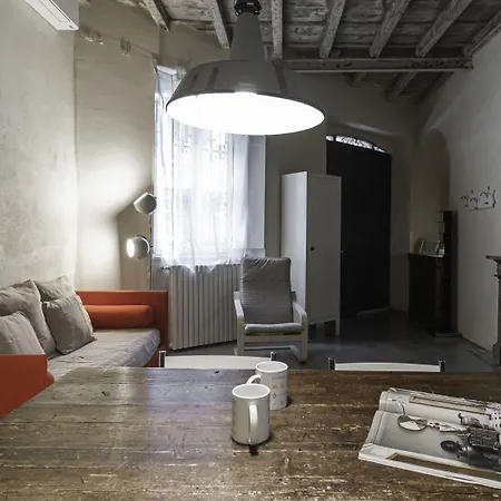 Italianway - Canonica 26 * Milan