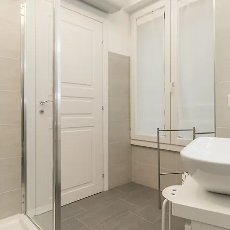 Mi-mosc46as - Garibaldi 104 A מלון