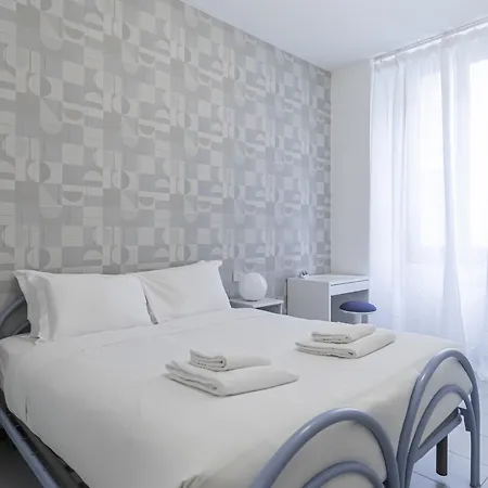 Italianway Easy - Cesare Da Sesto 20 B Апартаменты *