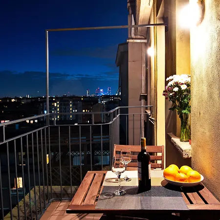 Skyline In Citta Studi A 1 Minuto Dal Metro Con Terrazzo Wi-fi E Netflix *