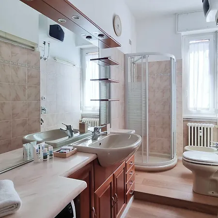 Italianway Easy - Favretto 13 ミラノ