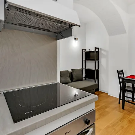 Alessia's Flat - San Luigi Apartment Milan