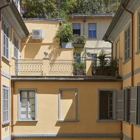 Crossing Manzoni Pensión Milán