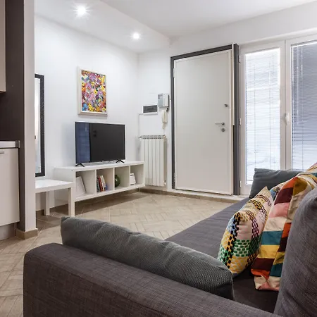 Italianway Easy - Petrocchi 48 * Milan