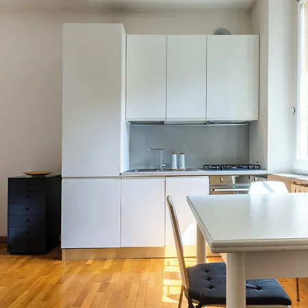 Bnbutler - Marghera - Luminoso Bilocale In Edificio Stile Vecchia Milán