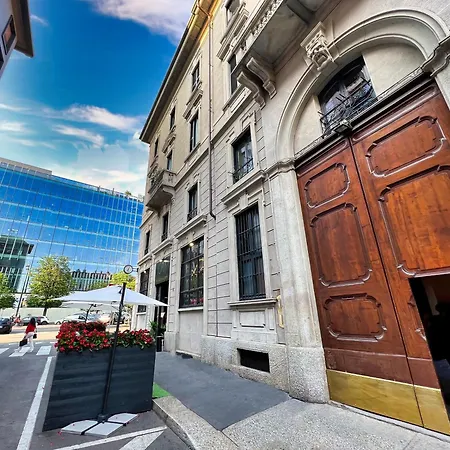 Apartament Gold Medal Olympic - Romantic 15min Walk To Duomo Via Brera & Nightlife Mediolan