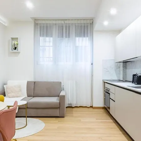 Apartman Casati Station Metro M1, M2, M3 *