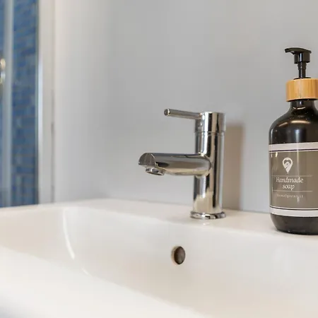 Baroni D - Free Private Parking And A-c