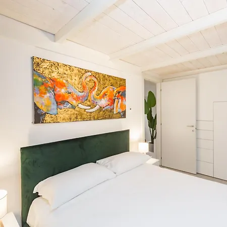 Republic Luxury Loft Apartment *