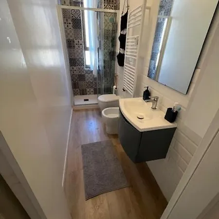 Charming In Isola Near The Metro! *