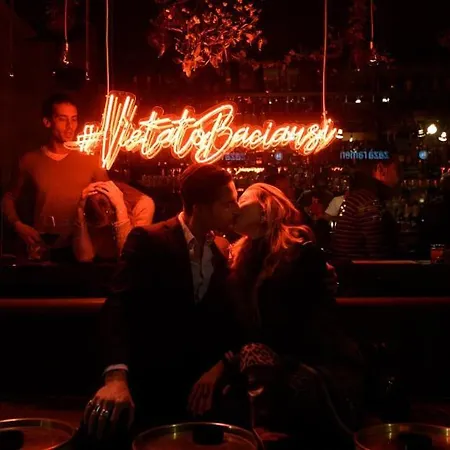 Apartament Gold Medal Olympic - Romantic 15min Walk To Duomo Via Brera & Nightlife Mediolan