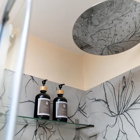 شقة Baroni B - Free Private Parking And A-c ميلان