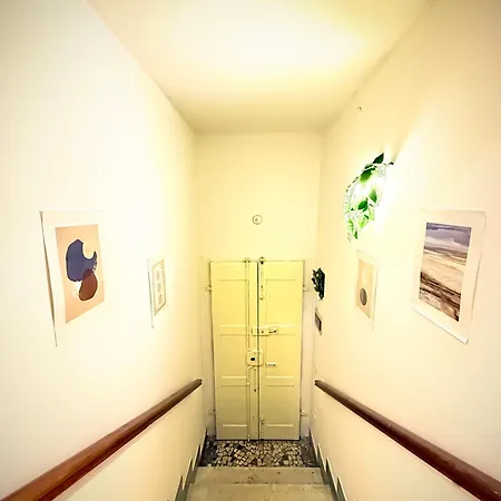 Train Station - Zara 67 Milán