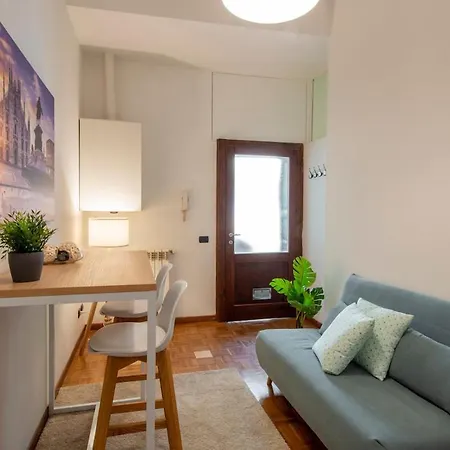 Quiet In The Heart Of Navigli - B Μιλάνο