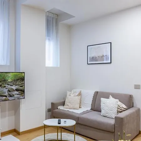 Casati Station Metro M1, M2, M3 Apartman Milánó