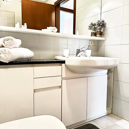 Elegance Apartment *