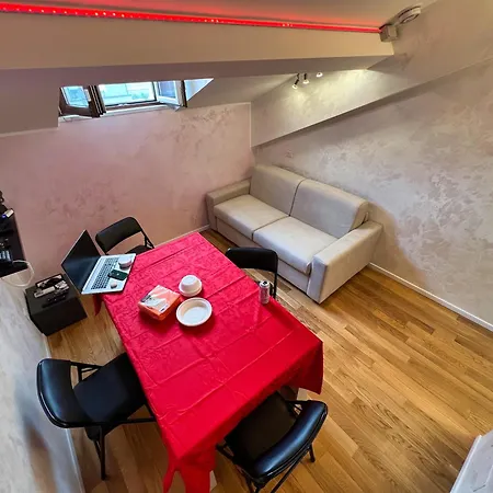 Apartament Gold Medal Olympic - Romantic 15min Walk To Duomo Via Brera & Nightlife *