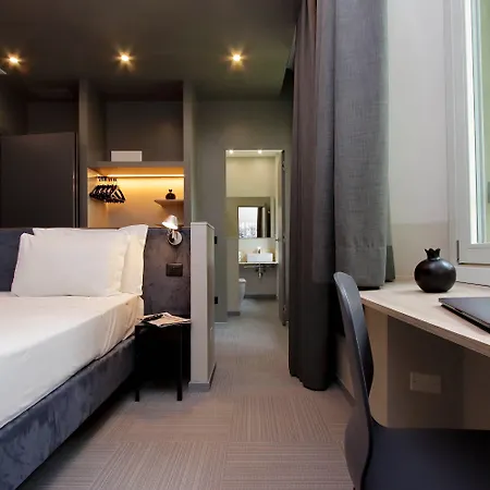 Vico Fashion District 4*