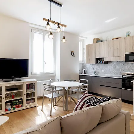 Joivy Cosy 1-bed Near *