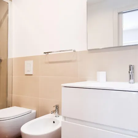 Appartement Joivy Superb Flat, 2 Balconies & Skyscrapers View Milaan