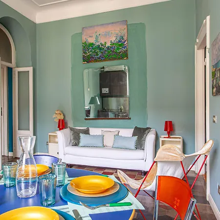 Apartment Joivy Elegant Flat With Balcony Milan