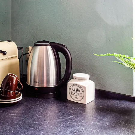 Apartment Joivy Elegant Flat With Balcony Milan