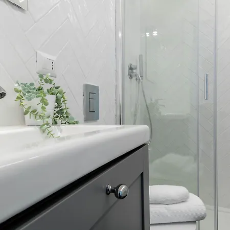 Joivy Chic For 3 Close To Sempione Park Appartamento *