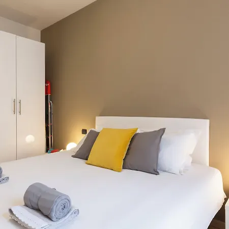 Happy - Naviglio Grande *