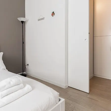 Apartmán Italianway Easy - Spontini 10 *