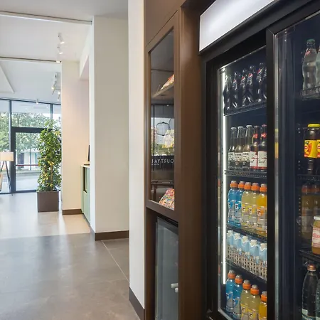 Courtyard By Marriott Linate מלון