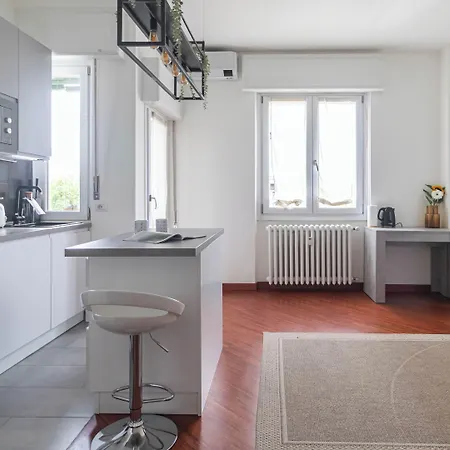 Italianway - Lorenteggio 30 * Milano