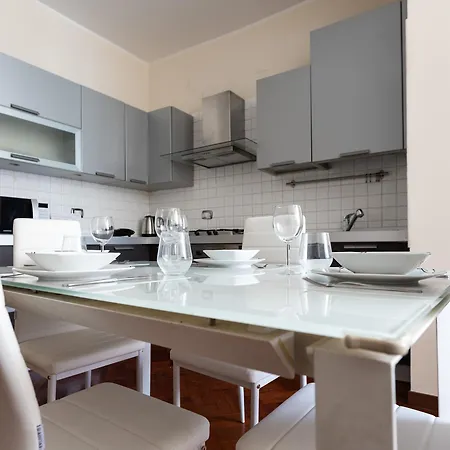Italianway Easy - Sismondi 74 Apartment *