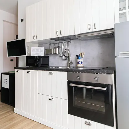 Italianway Easy - Tofane 33 * Mediolan