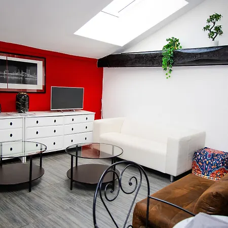 Hosting Dreams Attics - Duomo Апартаменты *