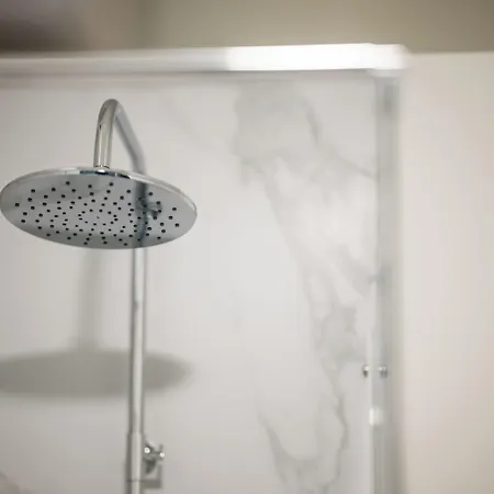 Airguest Pianella ميلان