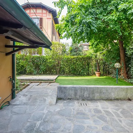 Exclusive Italian Garden In 밀라노