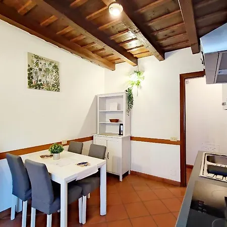 Lejlighedshotel Trilocale Tamara 4*