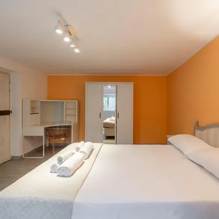 Exclusive Italian Garden In 밀라노